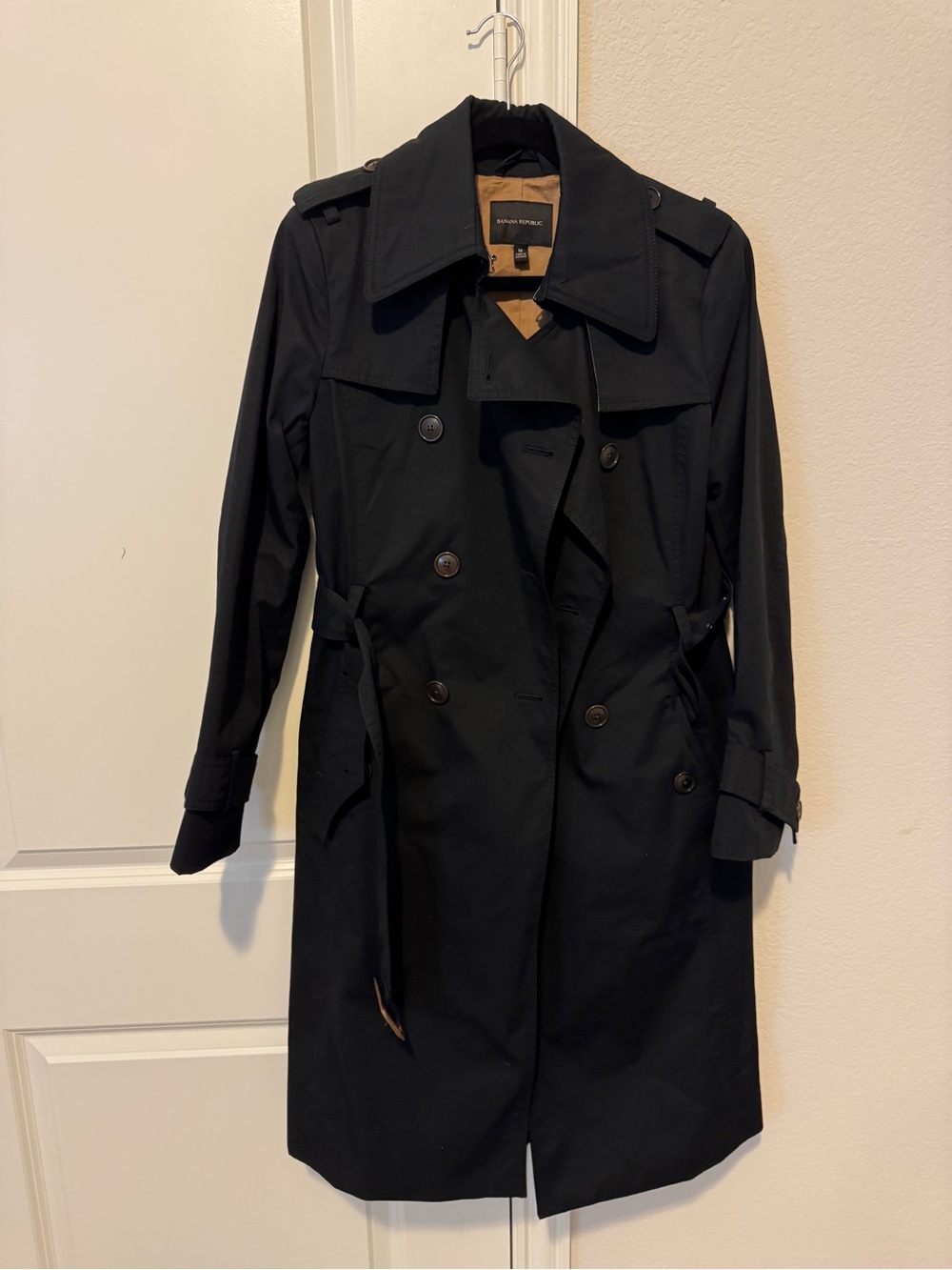 Banana Republic essential trench coat size M